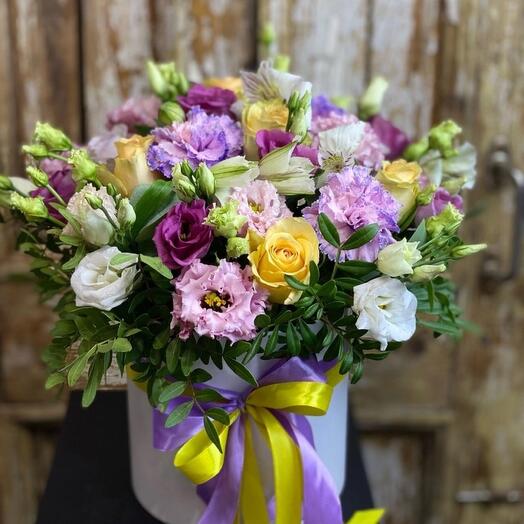 Цветочная композиция в коробке