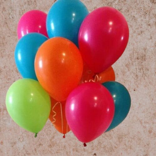 10 разноцветных воздушных шаров