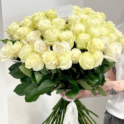 Букет «Удивить» из 51 премиальной высокой розы