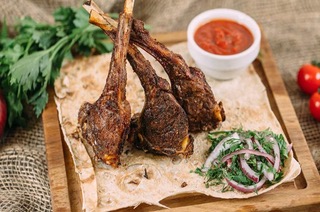 Шашлык из баранины (на кости)