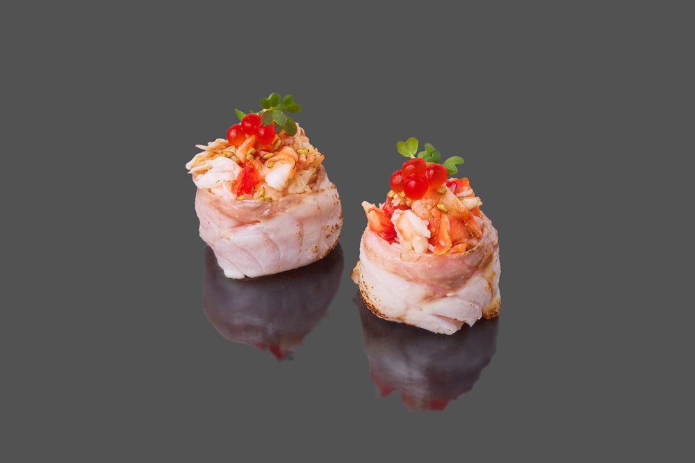 Абури сибас с крабом и икрой