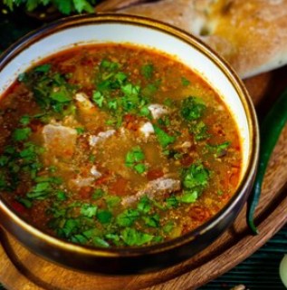 Харчо из нежной телятины на грецком орехе + хлеб