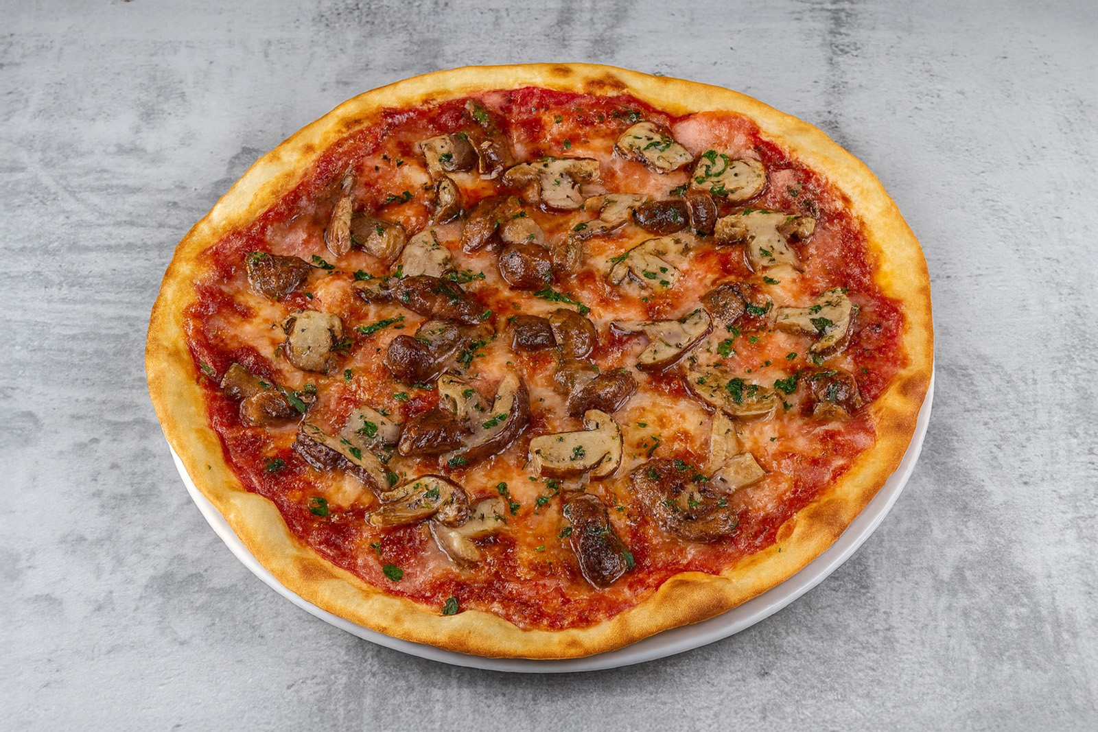 Пицца с белыми грибами