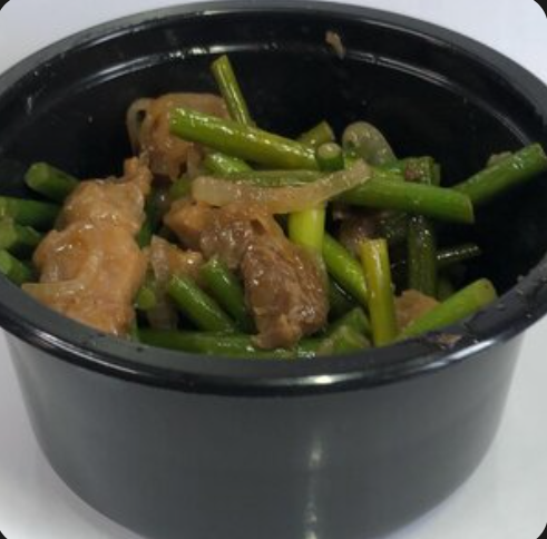 Теплый салат с говядиной в кисло-сладком соусе