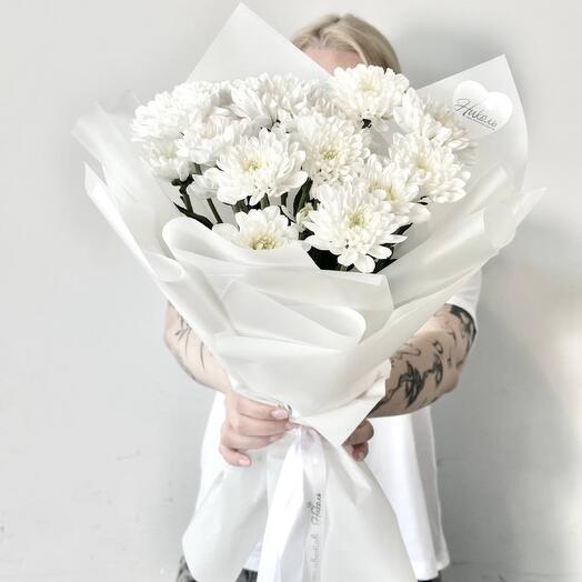 Букет-комплимент «Хочу тебя порадовать!» из кустовых хризантем