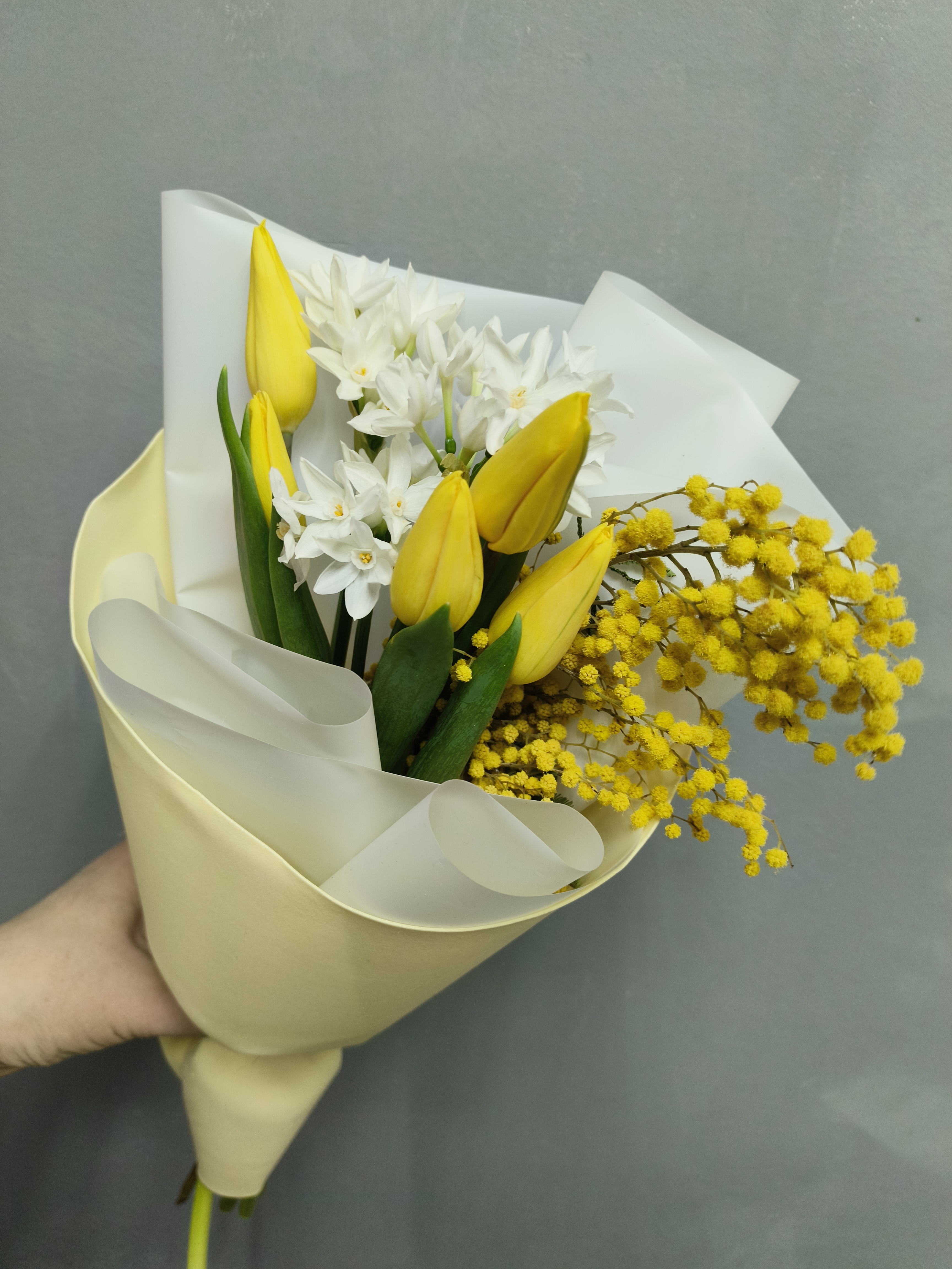 Комплимент с тюльпанами