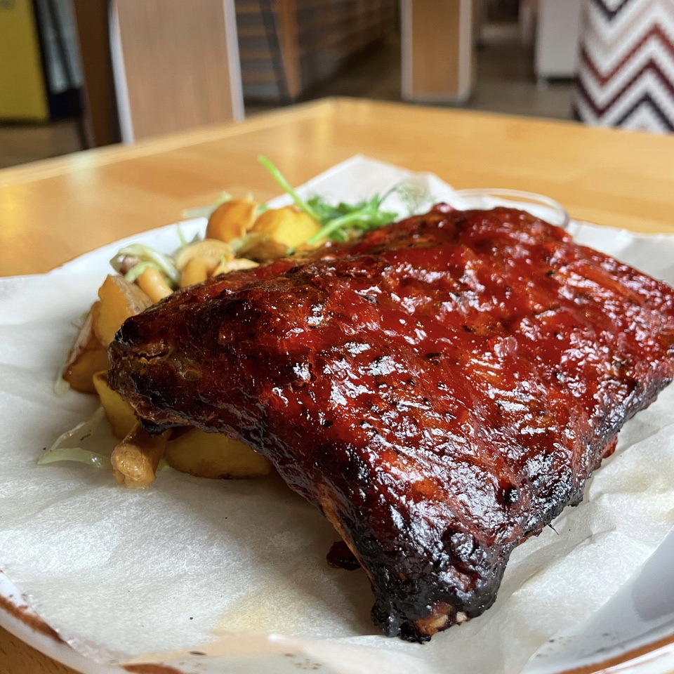 Свиные ребрышки под апельс. соусом BBQ