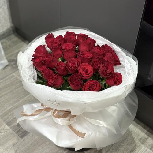 25 красных роз