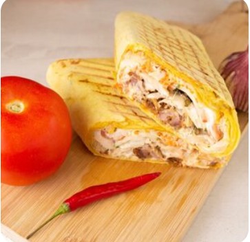 Шаурма в сырном лаваше с курицей большая