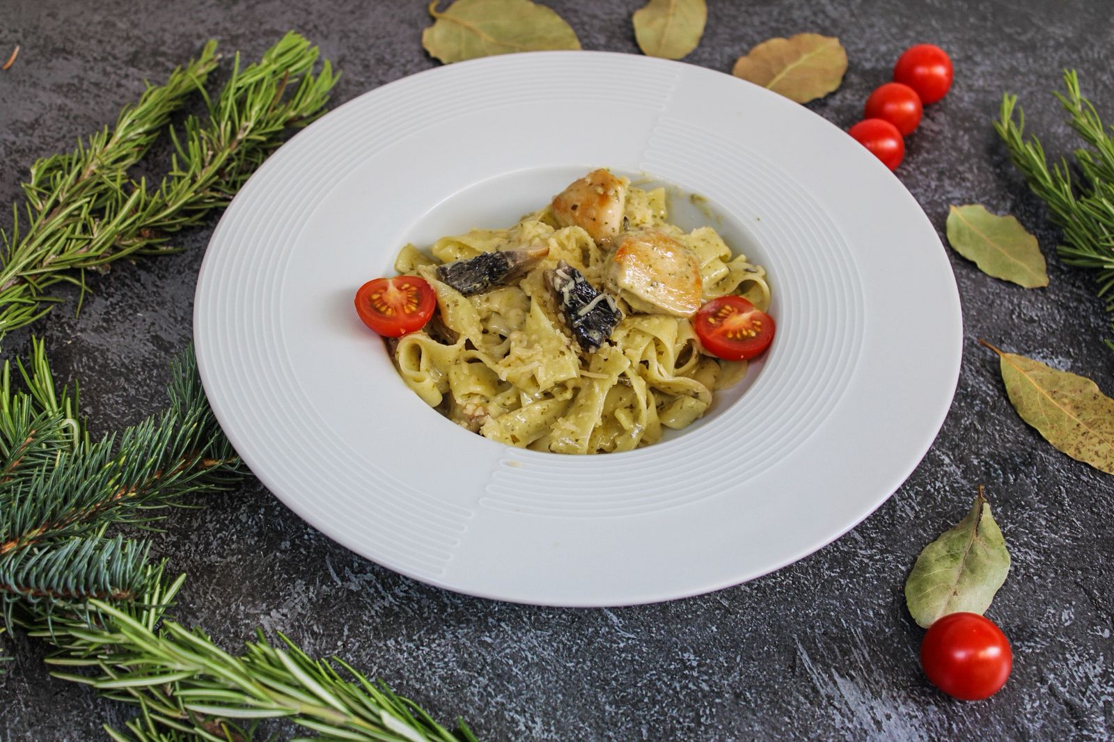 Паста фетучини с кур цей и грибами