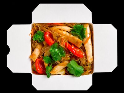 По-китайски с курицей и фунчозой