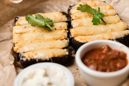Гренки с сыром