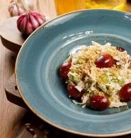 Салат куриный с виноградом