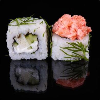 Ролл Калифорния с тартаром из лосося