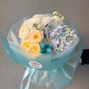 Нежный букет с гортензией