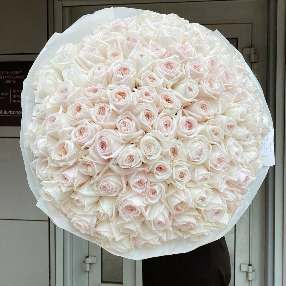 Букет из белых роз