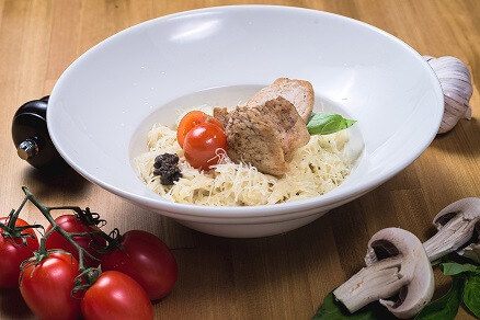 Паста с курицей и трюфельной пастой