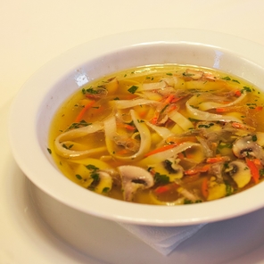 Суп-лапша с курицей и грибами