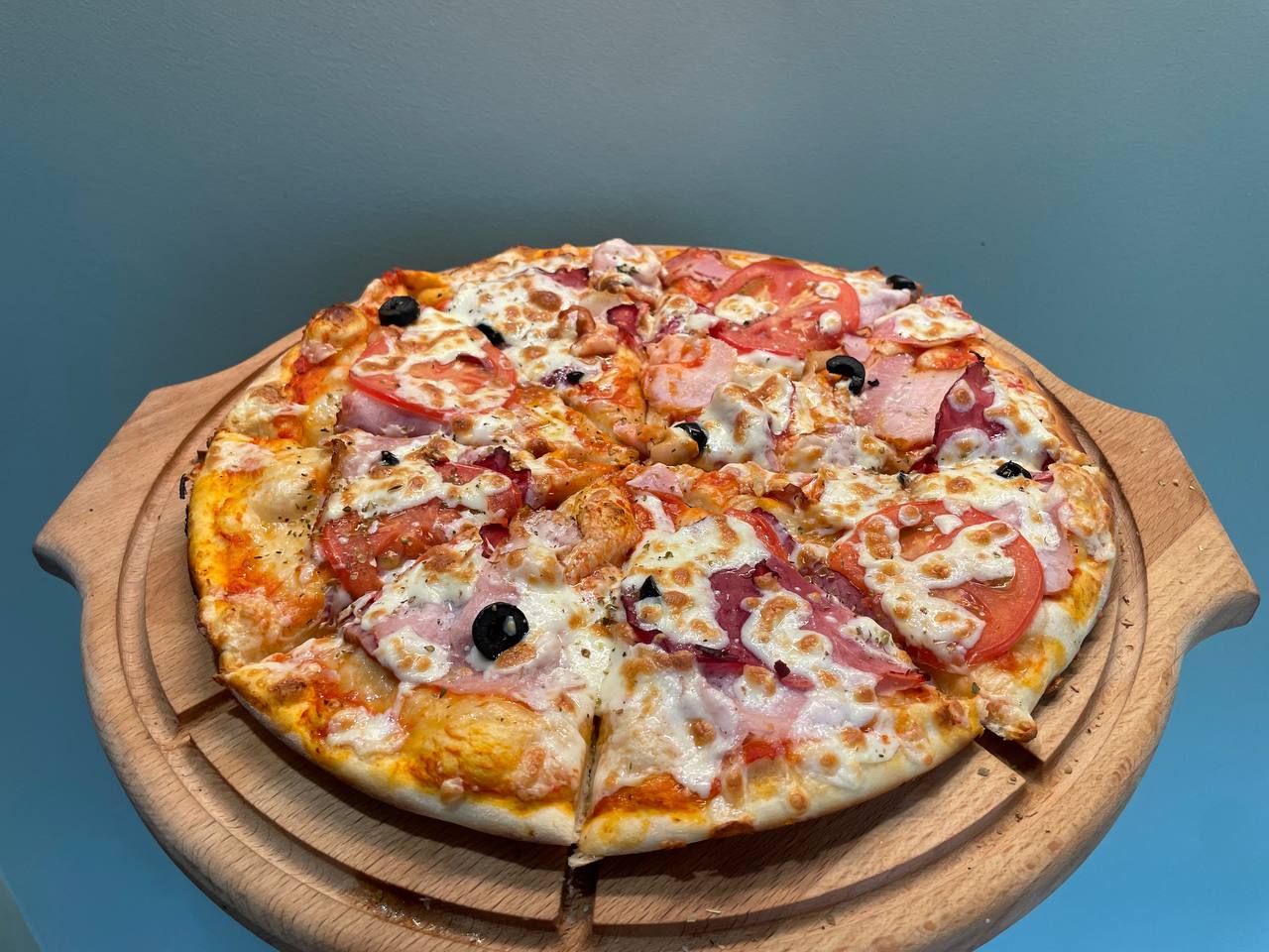 Пицца Мясное ассорти 600 гр