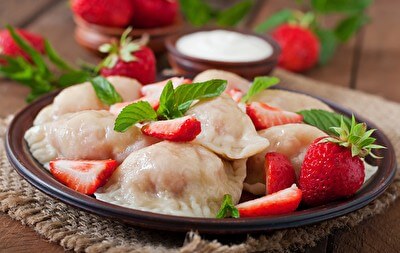 Вареники с клубникой