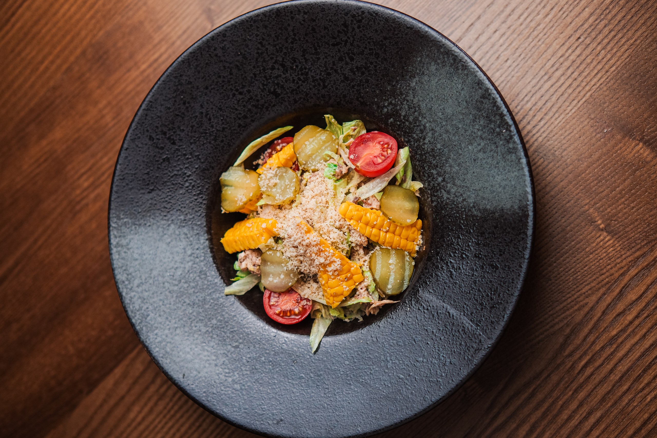 Мясной салат с жареными грибами