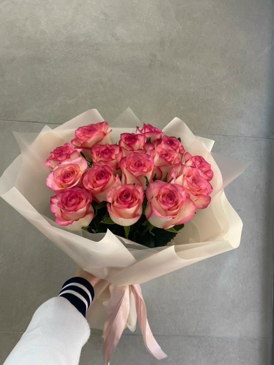 Букет из 15 красивых роз
