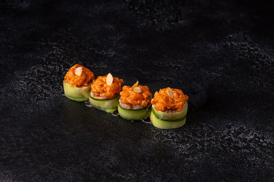 1/2 Фреш ролл с лососем и крееткой