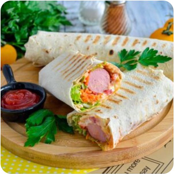 Двойная сосиска в лаваше с сыром