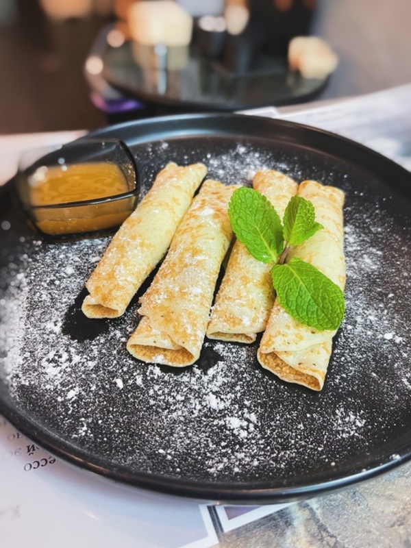 Блины с вареной сгущенкой