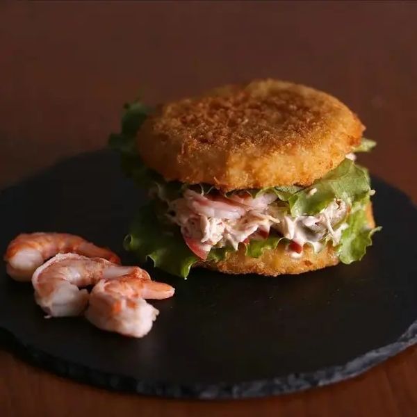 Японский бургер с креветками