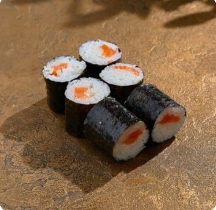 Маки с лососем