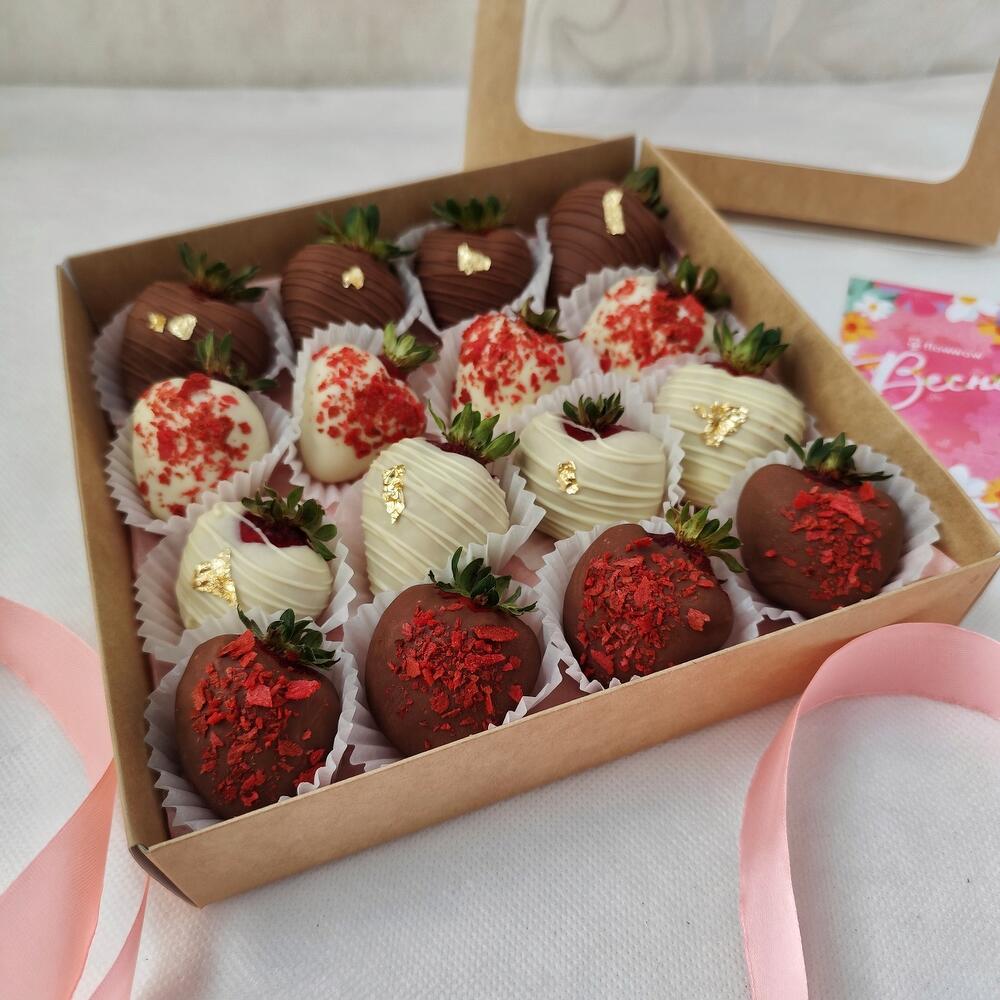 Набор из 16 клубник в шоколаде, арт 16-50-1