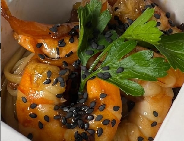 Удон с креветкой и овощами