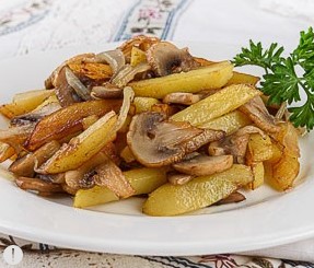 Картофель жареный с грибами