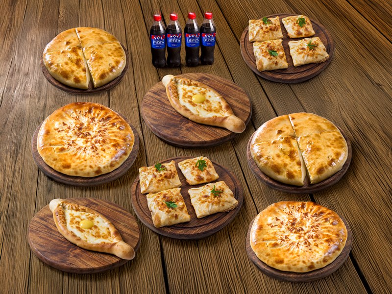 Ассорти Хачапури 2 ХХL 4 вида хачапури по два раза  + 4 колы Evervess (1 л)