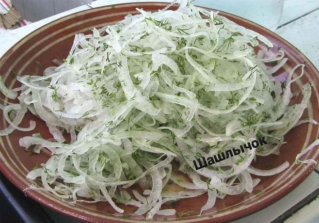 Лук маринованный