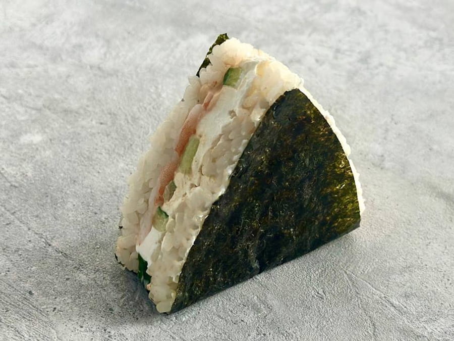 Онигири с креветкой