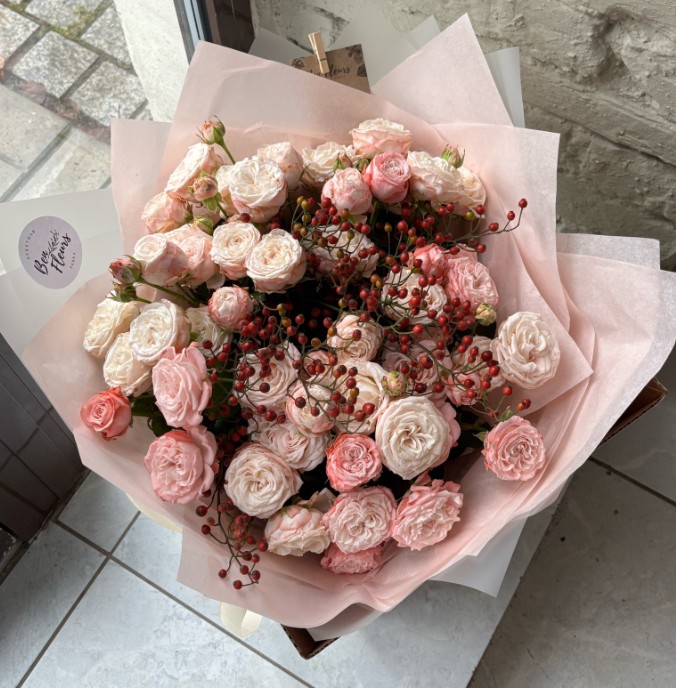 Кустовые розы и розенботтель