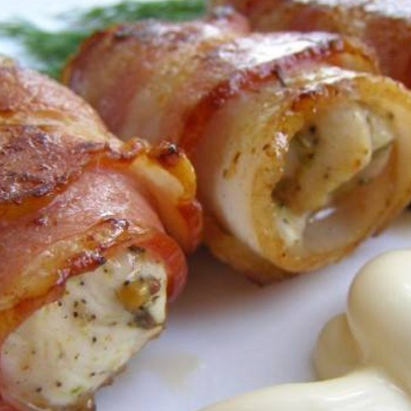 Рулетики запечённые с сыром и беконом