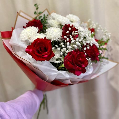 Букет цветов. Розы, хризантемы, гипсофила (б1865)