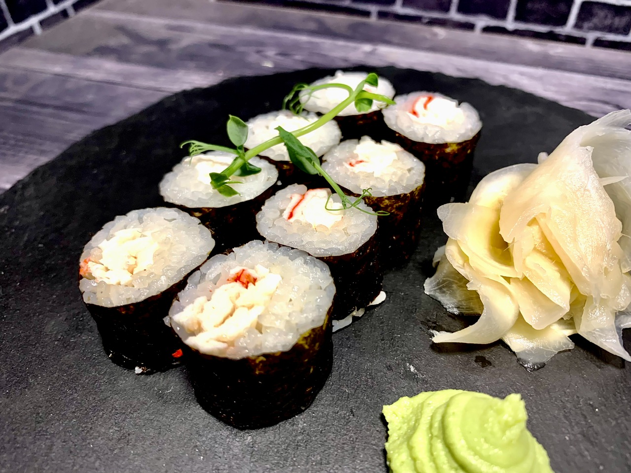 Ролл «Кани Маки»