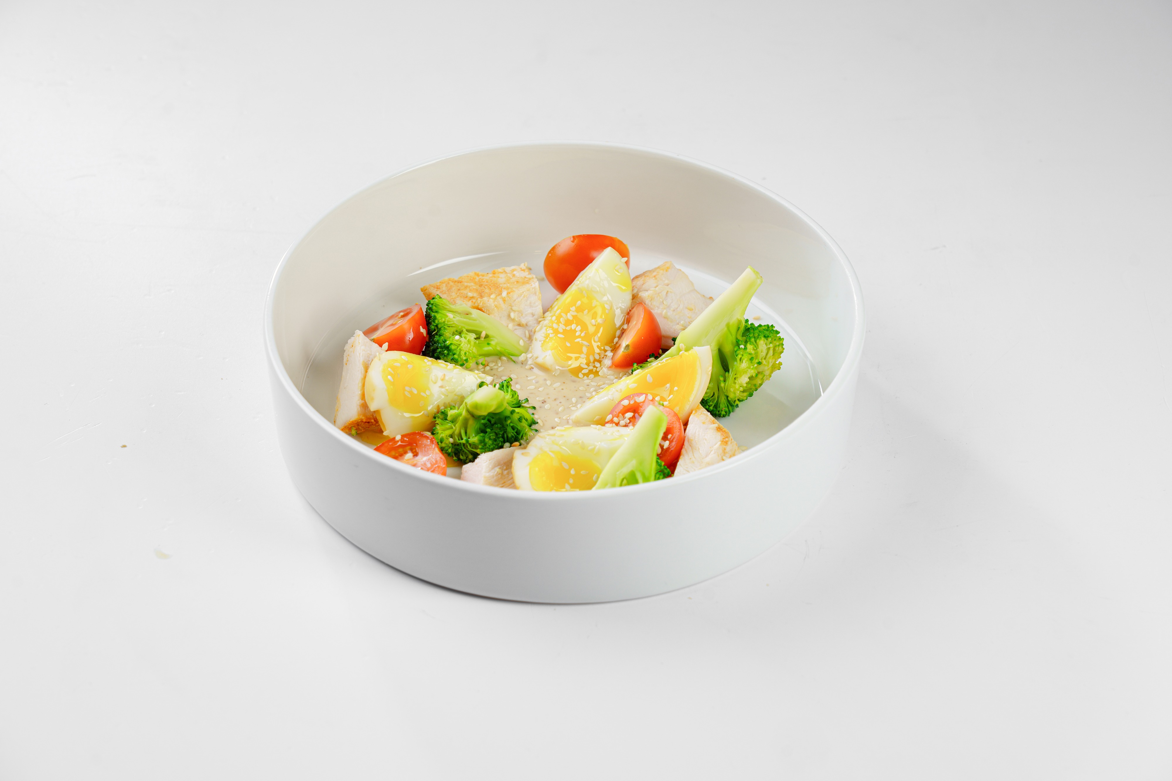 Салат с курицей и брокколи