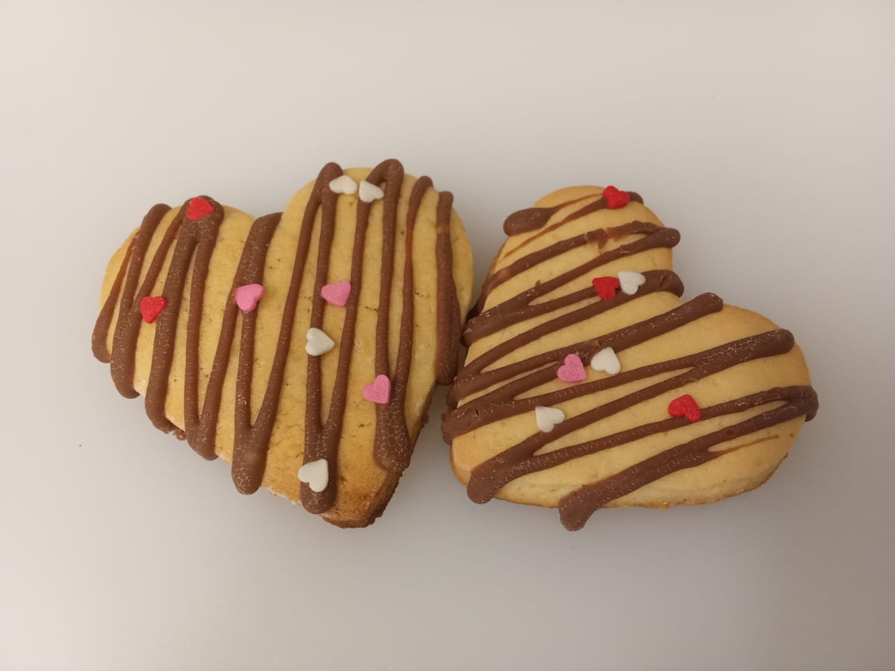 2 песочных печенья