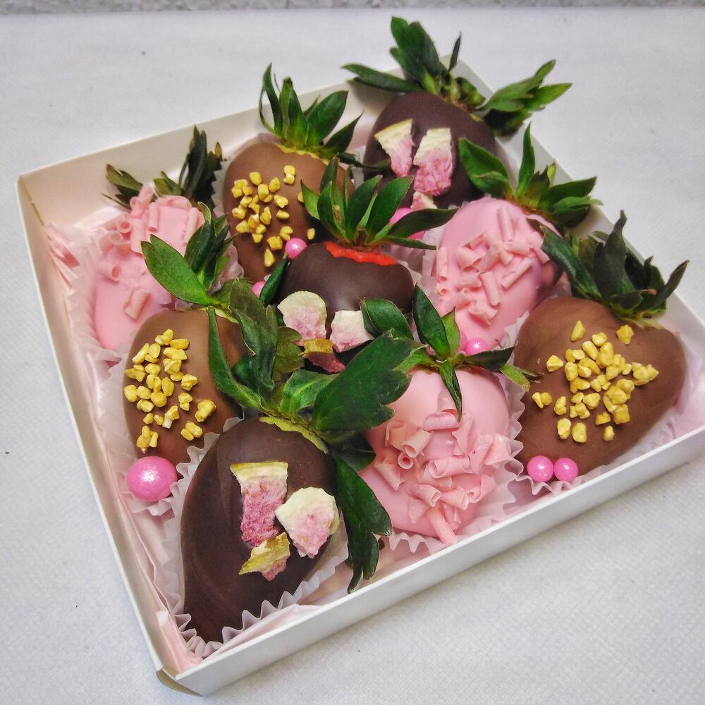 Набор 9 клубник в шоколаде