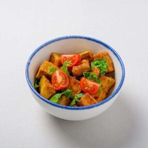 Теплый салат с баклажанами