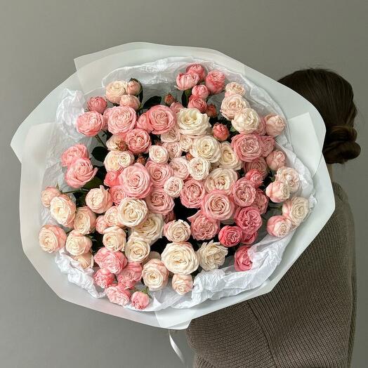 Моно букет из пионовидных роз 