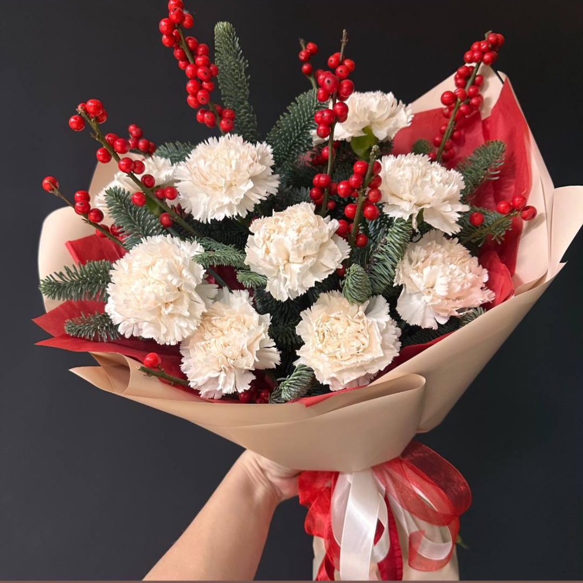 Новогодний букет из Нобилиса и Диантусов