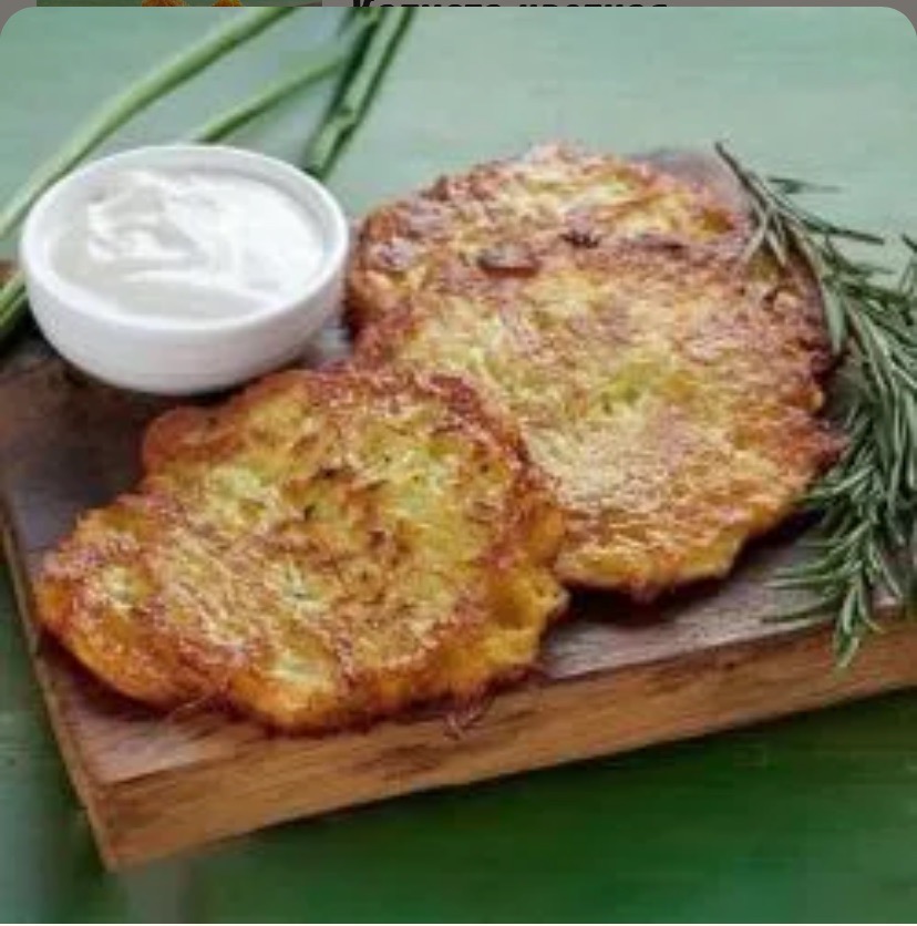 Драники со сметаной