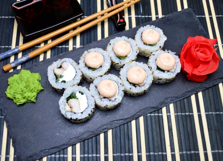 Холодный ролл Острый с курицей