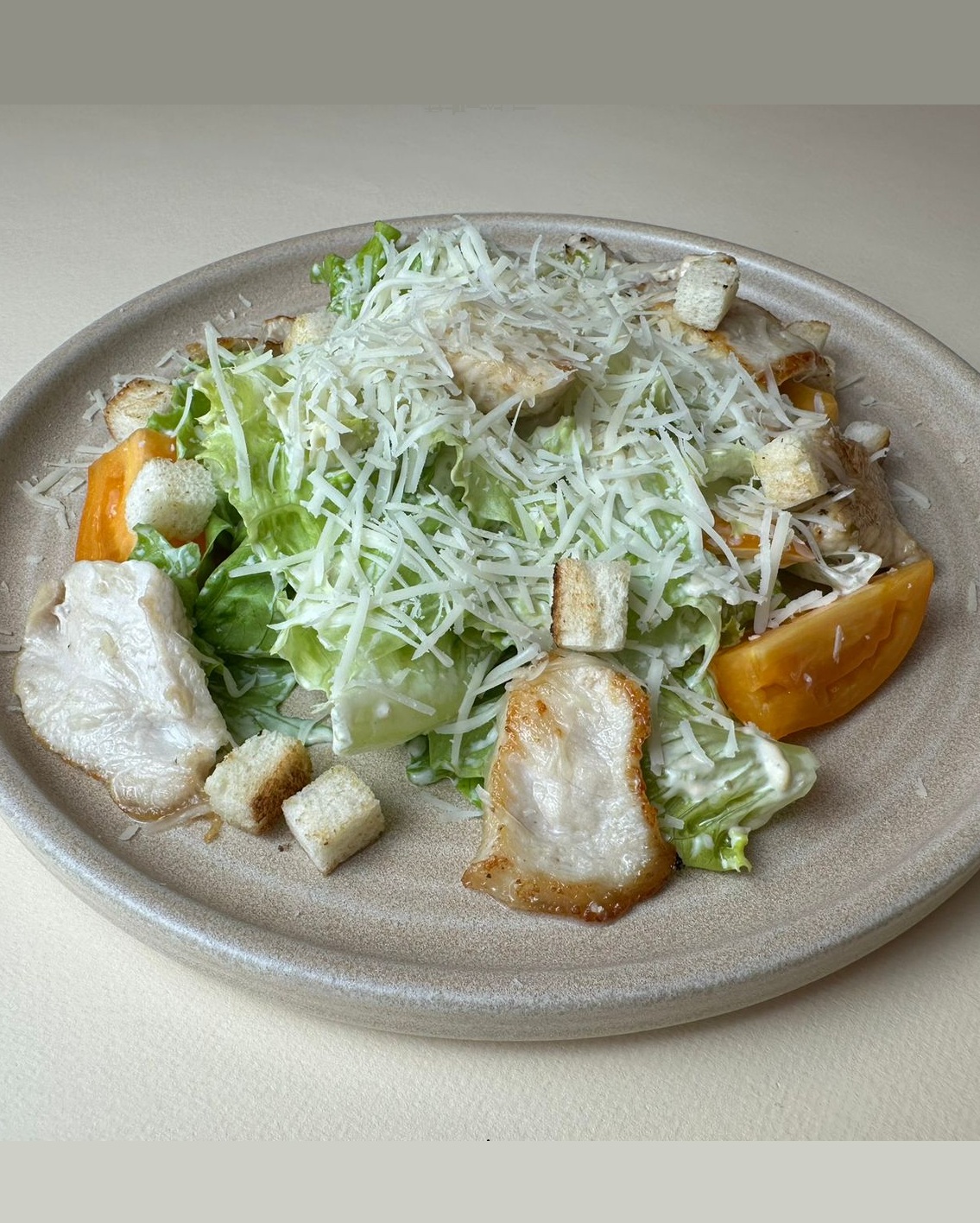 Салат "Цезарь с курицей"